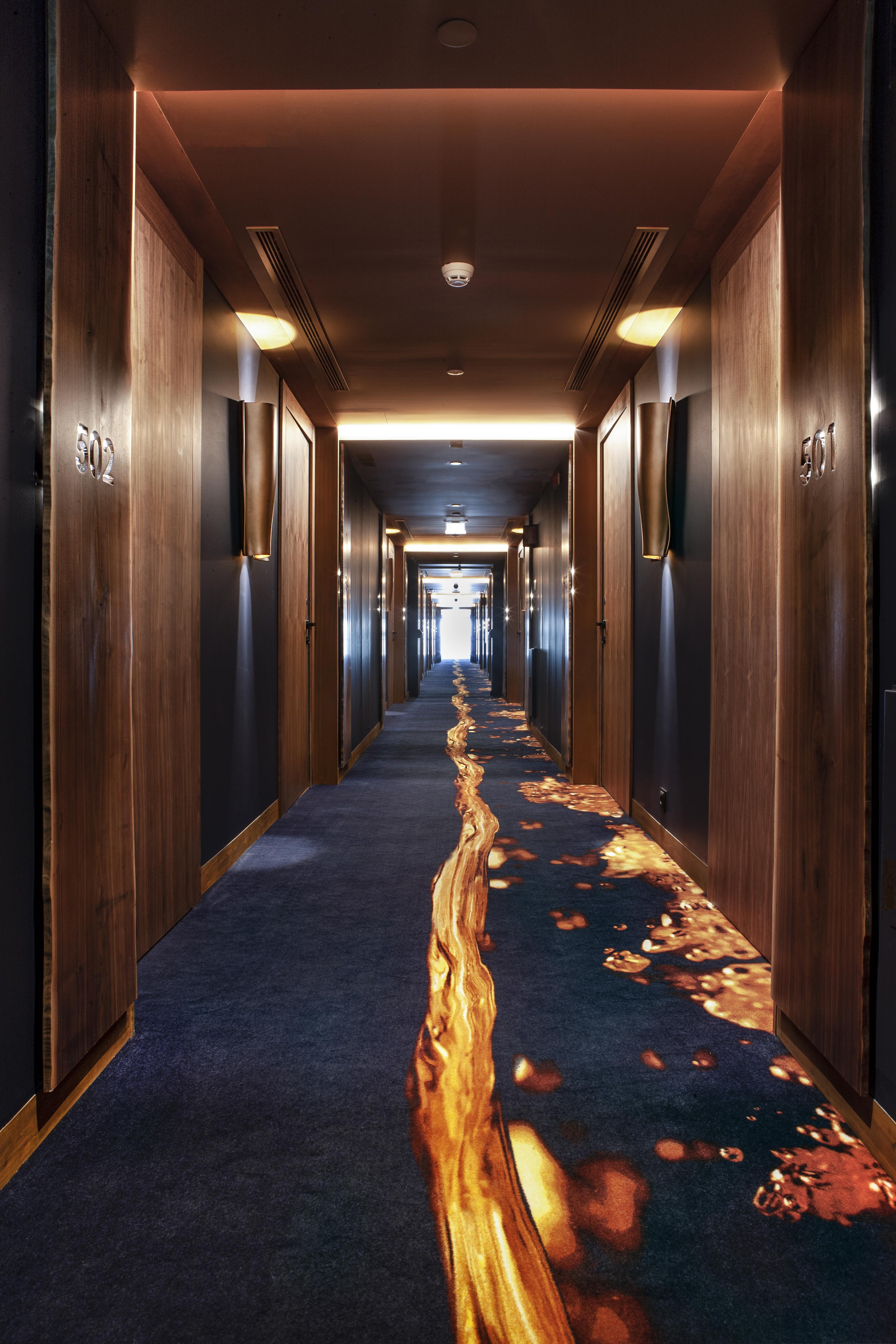 Forte De Gaia, Autograph Collection Vila Nova de Gaia Bagian luar foto A corridor at the hotel